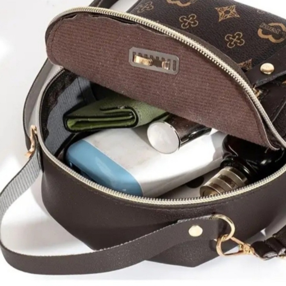 Make A Statement With This Stylish Geometric Grap… - image 6